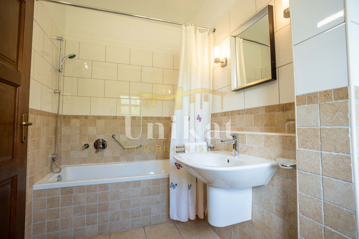 Casa di lusso con piscina vicino a Poreč